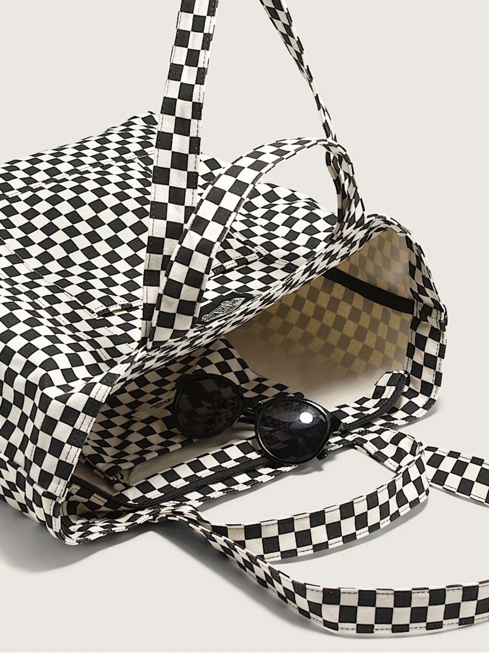 Vans Checkered Zip Tote Bag with Dual Top Handles - Picture 5 of 8